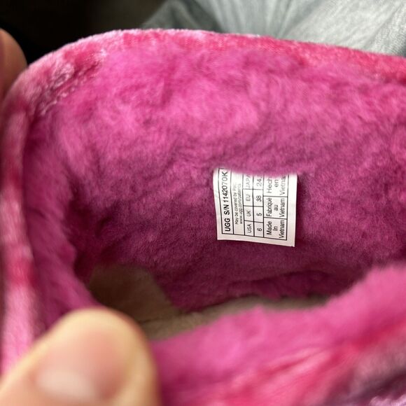 UGG Classic Mini II Pink 3 Velvet Boot “Raspberry Wool” 2023 - Picture 5 of 5